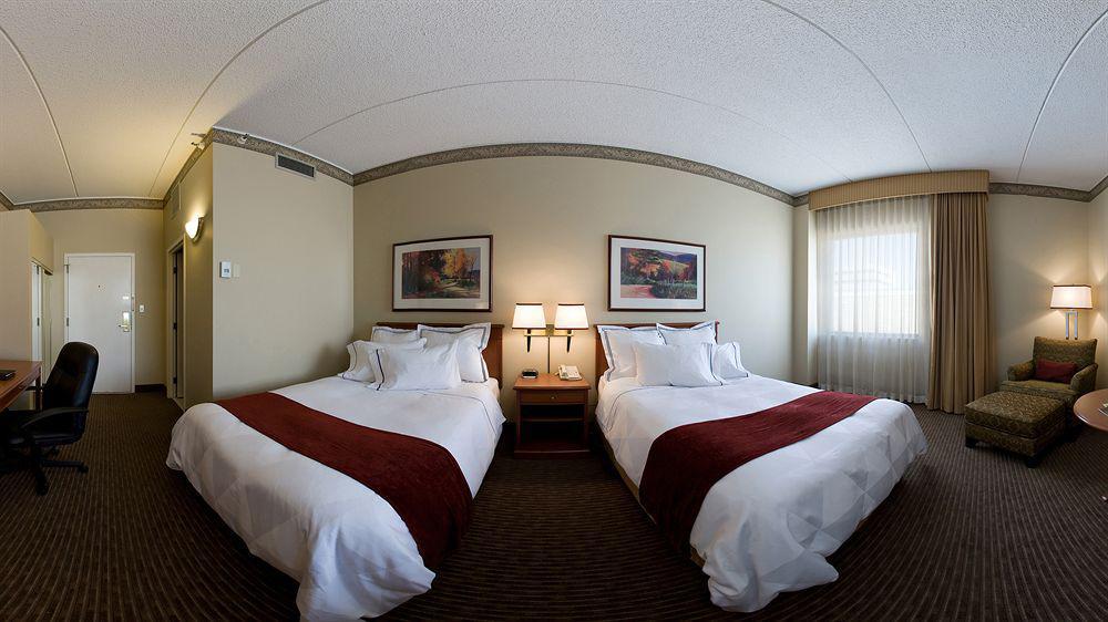 Hilton Appleton Paper Valley Esterno foto