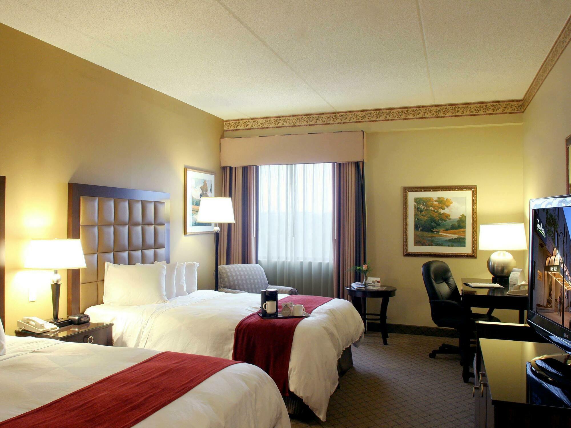 Hilton Appleton Paper Valley Esterno foto